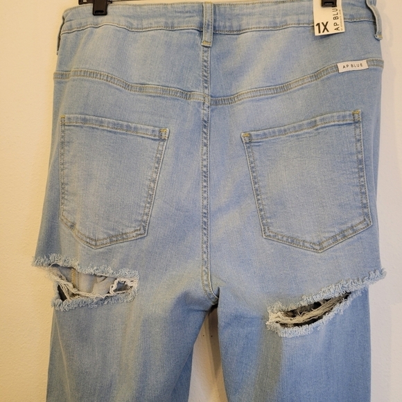 AP Blue By Aphrodite Women's High Waisted Distressed Jeans XL NWT - Picture 6 of 11